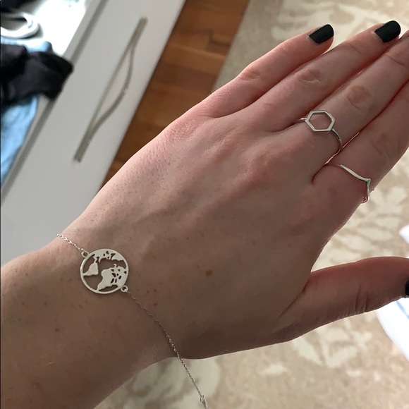 Sterling silver world/globe/map bracelet - Picture 4 of 6